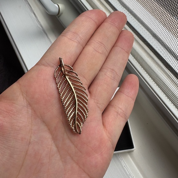 Pandora Rose gold light as feather necklace pendant - Picture 3 of 4